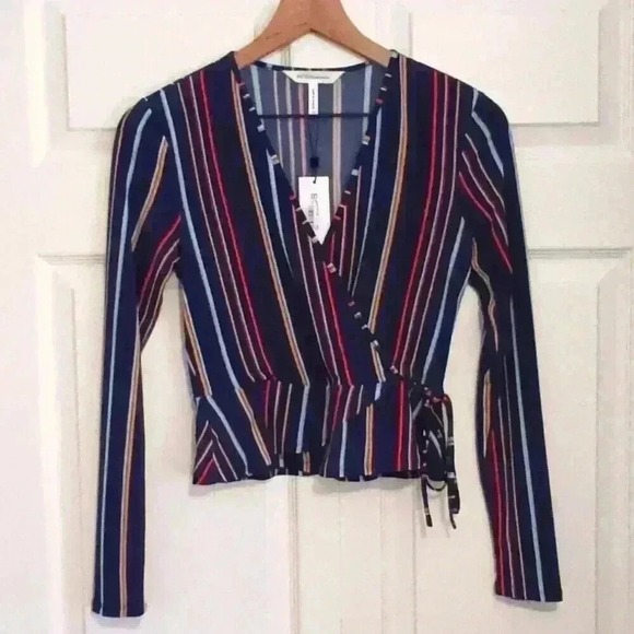 NWT BCBGeneration Top Size XS Cropped Peplum Wrap Style Navy Blue Striped - Picture 1 of 8